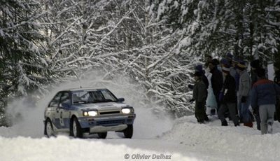 Ingvar Carlsson - Per Carlsson
37º Internacional Suecia Rally 1987. Mazda 323 4WD (GJJ-021). Clasificado 4º.
Mazda Rally Team Europe

Del 13 al 14 de Febrero, Karlstad, Suecia.
Superficie: nieve - hielo.

El Rally tenia un total de 1176.05 Km de los que 408.15 km divididos en 27 tramos eran especiales (uno de ellos fue cancelado SS21 Vassjön de 5.70 km)

Se inscribieron 147 equipos, tomaron la salida 147, finalizaron 82.

© Olivier Delhez
@@
Palabras clave: Mazda;4WD;Suecia;1987
