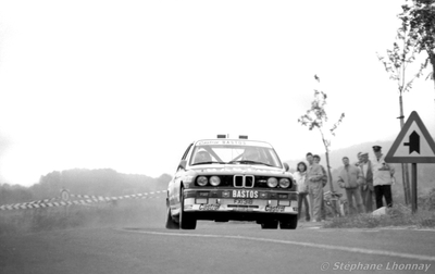 Marc Duez - Pierre Thimonier
24º Ypres 24 Hours Rally 1988. BMW M3 E30 (FXI 318). Clasificado 3º.
Bastos Racing Team

Del 24 al 26 de Junio, Ypres.
Superficie: asfalto.

El Rally constaba de 6 etapas con 375.15 km cronometrados divididos en 37 tramos especiales.

Tomaron la salida 138 equipos, finalizaron 73.

© Stéphane Lhonnay
@@
Palabras clave: BMW;Ypres;1988