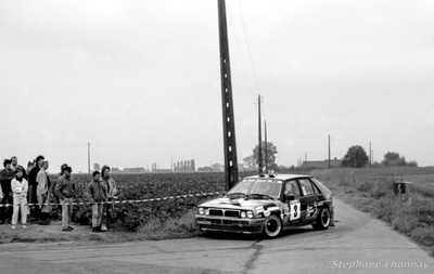 Fabrizio Tabaton - Luciano Tedeschini
24º Ypres 24 Hours Rally 1988. Lancia Delta Integrale (TO 54902H). Clasificado 4º.
H.F. Grifone SRL

Del 24 al 26 de Junio, Ypres.
Superficie: asfalto.

El Rally constaba de 6 etapas con 375.15 km cronometrados divididos en 37 tramos especiales.

Tomaron la salida 138 equipos, finalizaron 73.

© Stéphane Lhonnay
@@
Palabras clave: Lancia;Delta;Integrale;Ypres;1988