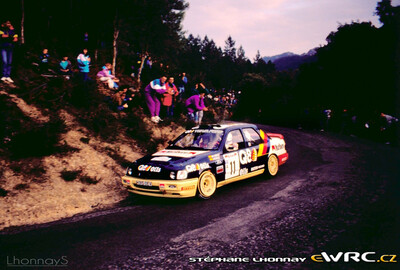 Mia Bardolet - Antonio Rodrí­guez
27º Rallye Catalunya - Costa Brava - Rallye de España 1991. Ford Sierra RS Cosworth 4x4 (H315 OEV). Clasificado 4º.
Q8 Team Ford

Primer año válido para el Campeonato Mundial de Rallyes.

Del 10 al 13 de Noviembre, Lloret de Mar, Girona, Catalunya, España.
Superficie: asfalto - tierra.

El Rally tenia un total de 1606.98 km de los que 594.01 km divididos en 35 tramos eran especiales (2 de ellos fueron cancelados SS4 Sant Hilari - Osor de 13.57 Km y SS29 Riera de Merles de 14.36 Km).

Tomaron la salida 76 equipos, finalizaron 33.

© Stéphane Lhonnay
@@
Palabras clave: Ford;Sierra;Cosworth;Catalunya;Costa_Brava;1991;España;Spain