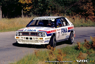 Gustavo Trelles - Daniel Muzio
27º Rallye Catalunya - Costa Brava - Rallye de España 1991. Lancia Delta Integrale 16V (TO 44774R). Abandonó por el embrague en SS32 La Creu de Lloret de 11.00 km.
Jolly Club

Del 10 al 13 de Noviembre, Lloret de Mar, Girona, Catalunya, España.
Superficie: asfalto - tierra.

El Rally tenia un total de 1606.98 km de los que 594.01 km divididos en 35 tramos eran especiales, (2 de ellas fueron canceladas SS4 Sant Hilari - Osor de 13.57 Km y SS29 Riera de Merles de 14.36 Km).

Tomaron la salida 76 equipos, finalizaron 33.

© Stéphane Lhonnay
@
Palabras clave: Lancia;Delta;Integrale;Catalunya;1991;España;Spain
