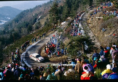 Didier Auriol - Bernard Occelli
60º Rallye Automobile de Monte-Carlo 1992. Lancia Delta HF Integrale (TO 45703S). Clasificado 1º.
Martini Racing

Del 23 al 29 de Enero, Monte-Carlo.
Superficie: asfalto - nieve.

El Rally tenia un total de 3317.61 km de los que 628.29 km divididos en 26 tramos eran especiales (1 de ellas fue cancelada SS23 Col de Turini 3 de 22,21 Km).

Tomaron la salida 141 equipos, finalizaron 76.

© WILLYWEYENS
@@
Palabras clave: Didier_Auriol;Lancia;Delta;Integrale;Montecarlo;1992;nieve