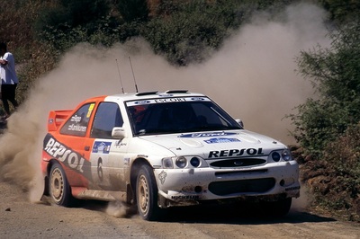 Juha Kankkunen - Juha Repo
44º Acropolis Rally 1997. Ford Escort WRC (P6 FMC). Clasificado 2º.

Del 7 al 11 de Junio, Atenas, Grecia.
Superficie: tierra.

El Rally tenia un total de 1259.69 Km de los que 402.86 Km divididos en 20 tramos eran especiales.

Se inscribieron 102 equipos, tomaron la salida 101, finalizaron 57.@
Palabras clave: ;Acropolis;Ford;Escort;WRC;1997;Grecia