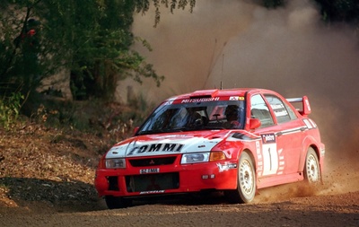 Tommi Mäkinen - Risto Mannisenmäki
12º Telstra Rally Australia 1999. Mitsubishi Lancer Evo V (S2 TMR). Clasificado 1º.

Del 4 al 7 de Noviembre, Perth.
Superficie: tierra.

El Rally tenia un total de 1424.33 Km de los que 395.88 Km divididos en 23 tramos eran especiales.

Se inscribieron 89 equipos, tomaron la salida 84, finalizaron 49.@
Palabras clave: ;Mitsubishi;Lancer;Evo5;Australia;1999