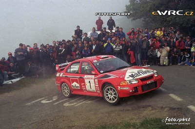 Tommi Mäkinen - Risto Mannisenmaki
41º Rallye Sanremo - Rallye d'Italia 1999. Mitsubishi Lancer Evo VI (V2 MMR). Clasificado 1º.
Marlboro Mitsubishi Ralliart

Del 11 al 13 de Octubre, Sanremo, Liguria, Imperia, Italia.
Superficie: asfalto.

El Rally tenia un total de 1384.58 Km de los que 384.88 Km divididos en 18 tramos, eran especiales.

Se inscribieron 124 equipos, tomaron la salida 119, finalizaron 55.

© Fotosport
@@
Palabras clave: Mitsubishi;Lancer;Sanremo;1999