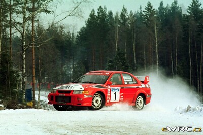 Tommi Mäkinen - Risto Mannisenmäki
48º International Swedish Rally 1999. Mitsubishi Lancer Evo VI (S3 TMR). Clasificado 1º.
Marlboro Mitsubishi Ralliart

Del 12 al 14 de Febrero, Karlstad.
Superficie: nieve - hielo.

El Rally tenia un total de 1478.4 km de los que 384.30 km divididos en 19 tramos eran cronometrados.

Tomaron la salida 102 equipos, finalizaron 64.

© eWRC
@
Palabras clave: Mitsubishi;Lancer;Suecia;1999