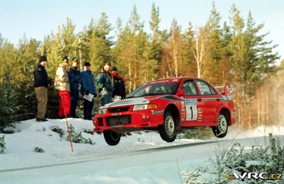 Tommi Mäkinen - Risto Mannisenmäki
48º International Swedish Rally 1999. Mitsubishi Lancer Evo VI (S3 TMR). Clasificado 1º.
Marlboro Mitsubishi Ralliart

Del 12 al 14 de Febrero, Karlstad.
Superficie: nieve - hielo.

El Rally tenia un total de 1478.4 km de los que 384.30 km divididos en 19 tramos eran cronometrados.

Tomaron la salida 102 equipos, finalizaron 64.

© eWRC
@
Palabras clave: Mitsubishi;Lancer;Suecia;1999