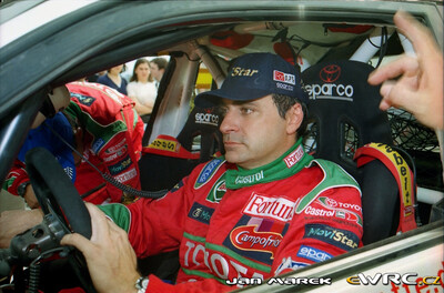 Carlos Sainz - Luís Moya
33º TAP Rallye de Portugal 1999. Toyota Corolla WRC (K-AM 152). Clasificado 2º.
Toyota Castrol Team

Del 21 al 24 de Marzo, Matosinhos, Porto, Portuigal.
Superficie: tierra. 

El Rally tení­a un total de 1768.61 km de los que 399.51 km divididos en 23 tramos eran especiales (dos de ellos fueron cancelados SS18 Arganil - Coja 2 de 20.96 km y SS19 Salgueiro - Gois 2 de 19.70 km).

Se inscribieron 117 equipos, tomaron la salida 117, finalizaron 56.

© Jan Marek
@@
Palabras clave: Toyota;Corolla;WRC;Portugal;1999