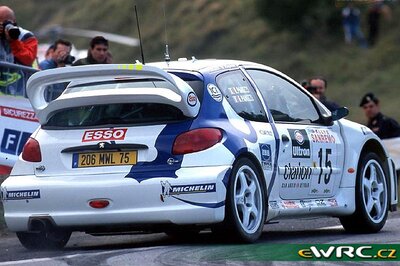 Gilles Panizzi - Hervé Panizzi
41º Rallye Sanremo - Rallye d'Italia 1999. Peugeot 206 WRC (206 MWL 75). Clasificado 2º.

Del 11 al 13 de Octubre, Sanremo, Liguria, Imperia, Italia.
Superficie: asfalto.

El Rally tenia un total de 1384.58 Km de los que 384.88 Km divididos en 18 tramos, eran especiales.

Se inscribieron 124 equipos, tomaron la salida 119, finalizaron 55.

© Teams
@@
Palabras clave: Peugeot;WRC;Sanremo;1999