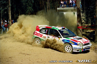 Didier Auriol - Denis Giraudet
33º TAP Rallye de Portugal 1999. Toyota Corolla WRC (K-AM 156). Clasificado 3º.
Toyota Castrol Team

Del 21 al 24 de Marzo, Matosinhos, Porto, Portuigal.
Superficie: tierra. 

El Rally tení­a un total de 1768.61 km de los que 399.51 km divididos en 23 tramos eran especiales (dos de ellos fueron cancelados SS18 Arganil - Coja 2 de 20.96 km y SS19 Salgueiro - Gois 2 de 19.70 km).

Se inscribieron 117 equipos, tomaron la salida 117, finalizaron 56.

© Jan Marek
@@
Palabras clave: Toyota;Corolla;WRC;Portugal;1999