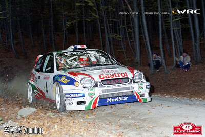 Didier Auriol - Denis Giraudet
41º Rallye Sanremo - Rallye d'Italia 1999. Toyota Corolla WRC (K-AM 8020). Clasificado 3º.
Toyota Castrol Team

Del 11 al 13 de Octubre, Sanremo, Liguria, Imperia, Italia.
Superficie: asfalto.

El Rally tenia un total de 1384.58 Km de los que 384.88 Km divididos en 18 tramos, eran especiales.

Se inscribieron 124 equipos, tomaron la salida 119, finalizaron 55.

© Zoom Foto - Sergio Biancolli
@@
Palabras clave: Toyota;Corolla;WRC;Sanremo;1999