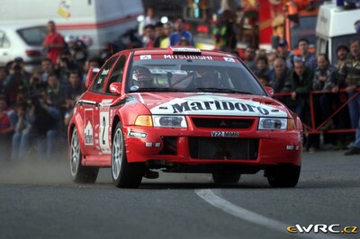 Freddy Loix - Sven Smeets
41º Rallye Sanremo - Rallye d'Italia 1999. Mitsubishi Lancer Evo VI (V22 MMR). Clasificado 4º.
Marlboro Mitsubishi Ralliart

Del 11 al 13 de Octubre, Sanremo, Liguria, Imperia, Italia.
Superficie: asfalto.

El Rally tenia un total de 1384.58 Km de los que 384.88 Km divididos en 18 tramos, eran especiales.

Se inscribieron 124 equipos, tomaron la salida 119, finalizaron 55.

© eWRC
@@
Palabras clave: Mitsubishi;Lancer;Sanremo;1999