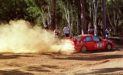 Freddy Loix - Sven Smeets
12º Telstra Rally Australia 1999. Mitsubishi Lancer Evo V (T2 MMR). Clasificado 4º.

Del 4 al 7 de Noviembre, Perth.
Superficie: tierra.

El Rally tenia un total de 1424.33 Km de los que 395.88 Km divididos en 23 tramos eran especiales.

Se inscribieron 89 equipos, tomaron la salida 84, finalizaron 49.@
Palabras clave: Mitsubishi;Lancer;Australia;1998