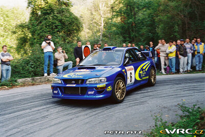 Juha Kankkunen - Juha Repo
41º Rallye Sanremo - Rallye d'Italia 1999. Subaru Impreza S5 WRC '99 (S10 SRT). Clasificado 6º.
Subaru World Rally Team

Del 11 al 13 de Octubre, Sanremo, Liguria, Imperia, Italia.
Superficie: asfalto.

El Rally tenia un total de 1384.58 Km de los que 384.88 Km divididos en 18 tramos, eran especiales.

Se inscribieron 124 equipos, tomaron la salida 119, finalizaron 55.

© Pert Fitz
@@
Palabras clave: Subaru;Impreza;WRC;Sanremo;1999