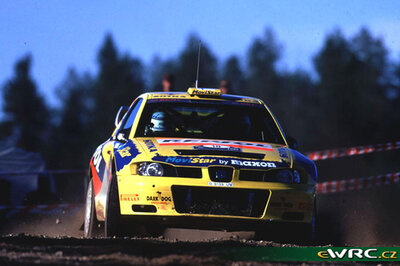 Toni Gardemeister - Paavo Lukander
49º Neste Rally Finland 1999. Seat Cordoba WRC Evo2 (B-8139-UW). Clasificado 6º.
Peugeot Esso

Del 20 al 22 de Agosto, Jyväskylä.
Superficie: tierra.

El Rally tenia un total de 1218.42 km de los que 377.26 km divididos en 23 tramos eran especiales.

Se inscribieron 131 equipos, tomaron la salida 129, finalizaron 64.

© eWRC
@@
Palabras clave: Seat;Cordoba;WRC;Finlandia;1999