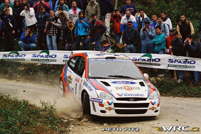 Simon Jean-Joseph - Fred Gallagher
41º Rallye Sanremo - Rallye d'Italia 1999. Ford Focus WRC '99 (S12 FMC). Clasificado 7º.
Ford Motor Co. Ltd.

Del 11 al 13 de Octubre, Sanremo, Liguria, Imperia, Italia.
Superficie: asfalto.

El Rally tenia un total de 1384.58 Km de los que 384.88 Km divididos en 18 tramos, eran especiales.

Se inscribieron 124 equipos, tomaron la salida 119, finalizaron 55.

© Petr Fitz
@@
Palabras clave: Ford;Focus;WRC;Sanremo;1999