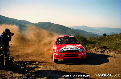 Volkan Isik - Erkan Bodur
33º TAP Rallye de Portugal 1999. Toyota Corolla WRC (K-AM 5020). Clasificado 7º.
Toyota Mobil Team Turkey

Del 21 al 24 de Marzo, Matosinhos, Porto, Portuigal.
Superficie: tierra.

El Rally tení­a un total de 1768.61 km de los que 399.51 km divididos en 23 tramos eran especiales (dos de ellos fueron cancelados SS18 Arganil - Coja 2 de 20.96 km y SS19 Salgueiro - Gois 2 de 19.70 km).

Se inscribieron 117 equipos, tomaron la salida 117, finalizaron 56.

© Jan Marek
@@
Palabras clave: Toyota;Corolla;WRC;Portugal;1999