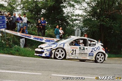 Marcus Grönholm - Timo Rautiainen
41º Rallye Sanremo - Rallye d'Italia 1999. Peugeot 206 WRC (206 MWP 75). Clasificado 8º.
Peugeot Esso

Del 11 al 13 de Octubre, Sanremo, Liguria, Imperia, Italia.
Superficie: asfalto.

El Rally tenia un total de 1384.58 Km de los que 384.88 Km divididos en 18 tramos, eran especiales.

Se inscribieron 124 equipos, tomaron la salida 119, finalizaron 55.

© Petr Fitz
@@
Palabras clave: Peugeot;WRC;Sanremo;1999