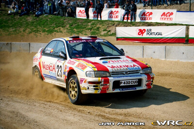 Lluis Climent - Alex Romaní
33º TAP Rallye de Portugal 1999. Subaru Impreza 555 (K-AM 5020). Clasificado 10º.
Valencia Terra y Mar

Del 21 al 24 de Marzo, Matosinhos, Porto, Portuigal.
Superficie: tierra.

El Rally tení­a un total de 1768.61 km de los que 399.51 km divididos en 23 tramos eran especiales (dos de ellos fueron cancelados SS18 Arganil - Coja 2 de 20.96 km y SS19 Salgueiro - Gois 2 de 19.70 km).

Se inscribieron 117 equipos, tomaron la salida 117, finalizaron 56.

© Jan Marek
@@
Palabras clave: Subaru;Impreza;Portugal;1999