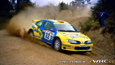 Martin Rowe - Derek Ringer
33º TAP Rallye de Portugal 1999. Renault Mégane Maxi (9420 VS 74). Clasificado 19º.
Renault Elf Dealer Rallying

Del 21 al 24 de Marzo, Matosinhos, Porto, Portuigal.
Superficie: tierra.

El Rally tení­a un total de 1768.61 km de los que 399.51 km divididos en 23 tramos eran especiales (dos de ellos fueron cancelados SS18 Arganil - Coja 2 de 20.96 km y SS19 Salgueiro - Gois 2 de 19.70 km).

Se inscribieron 117 equipos, tomaron la salida 117, finalizaron 56.

© Jan Marek
@@
Palabras clave: Renault;Megane;Maxi;Portugal;1999
