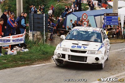 Manfred Stohl - Peter Müller
41º Rallye Sanremo - Rallye d'Italia 1999. Mitsubishi Lancer Evo VI (W STOHL 2). Clasificado 25º.
Marlboro Mitsubishi Ralliart

Del 11 al 13 de Octubre, Sanremo, Liguria, Imperia, Italia.
Superficie: asfalto.

El Rally tenia un total de 1384.58 Km de los que 384.88 Km divididos en 18 tramos, eran especiales.

Se inscribieron 124 equipos, tomaron la salida 119, finalizaron 55.

© Petr Fitz
@
Palabras clave: Mitsubishi;Lancer;Sanremo;1999