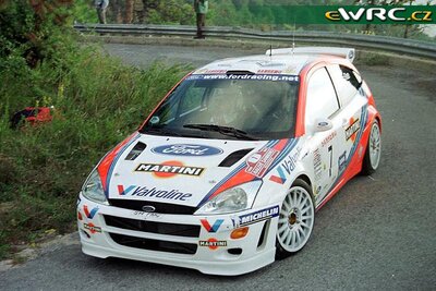 Colin McRae - Nicky Grist
41º Rallye Sanremo - Rallye d'Italia 1999. Ford Focus WRC '99 (S14 FMC). Abandonó por accidente en SS13 Turpino 2 de 24.45 km.

Del 11 al 13 de Octubre, Sanremo, Liguria, Imperia, Italia.
Superficie: asfalto.

El Rally tenia un total de 1384.58 Km de los que 384.88 Km divididos en 18 tramos, eran especiales.

Se inscribieron 124 equipos, tomaron la salida 119, finalizaron 55.

© Teams
@
Palabras clave: Ford;Focus;WRC;Sanremo;1999