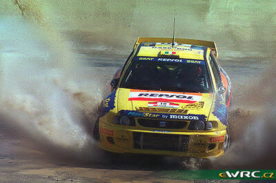 Piero Liatti - Carlo Cassina
33º TAP Rallye de Portugal 1999. Seat Cordoba WRC (B-4904-UP). Abandonó, volcó en una horquilla muy lenta de izquierdas y rompió el radiador, continuó y abandonaron por rotura de motor en SS11 Ladário - Oliveira de Frades de 11.26 km.
Seat Sport

Del 21 al 24 de Marzo, Matosinhos, Porto, Portuigal.
Superficie: tierra. 

El Rally tení­a un total de 1768.61 km de los que 399.51 km divididos en 23 tramos eran especiales (dos de ellos fueron cancelados SS18 Arganil - Coja 2 de 20.96 km y SS19 Salgueiro - Gois 2 de 19.70 km).

Se inscribieron 117 equipos, tomaron la salida 117, finalizaron 56.

© Teams
@@
Palabras clave: Portugal;Seat;Cordoba;WRC;1999