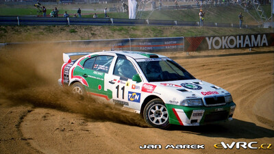 Armin Schwarz - Manfred Hiemer
33º TAP Rallye de Portugal 1999. Škoda Octavia WRC (MBS 94-06). Abandonó por el embrague en SS9 Cabreira 2 de 27.60 km.
Skoda Motorsport

Del 21 al 24 de Marzo, Matosinhos, Porto, Portuigal.
Superficie: tierra.

El Rally tení­a un total de 1768.61 km de los que 399.51 km divididos en 23 tramos eran especiales (dos de ellos fueron cancelados SS18 Arganil - Coja 2 de 20.96 km y SS19 Salgueiro - Gois 2 de 19.70 km).

Se inscribieron 117 equipos, tomaron la salida 117, finalizaron 56.

© Jan Marek
@@
Palabras clave: Skoda;Octavia;WRC;Portugal;1999
