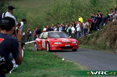 Philippe Bugalski - Jean-Paul Chiaroni
41º Rallye Sanremo - Rallye d'Italia 1999. Citroën Xsara Kit Car (22 BJM 92). Abandonó por accidente en SS18 Colle Langan 2 de 40.61 km.
Automobiles Citroën

Del 11 al 13 de Octubre, Sanremo, Liguria, Imperia, Italia.
Superficie: asfalto.

El Rally tenia un total de 1384.58 Km de los que 384.88 Km divididos en 18 tramos, eran especiales.

Se inscribieron 124 equipos, tomaron la salida 119, finalizaron 55.

© Teams
@@
Palabras clave: Citroen;Kit_Car;Sanremo;1999