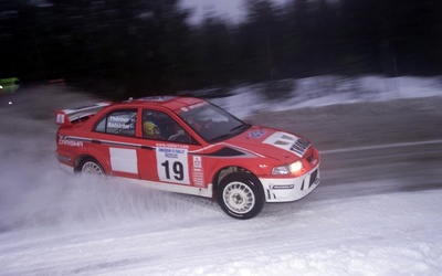 Thomas Radström - Christina (Tina) Thörner
50º International Swedish Rally 2001. Mitsubishi Carisma GT Evo VI (S44 TMR). Clasificado 2º.

Del 8 al 11 de Febrero, Karlstad.
Superficie: nieve - hielo.

El Rally constaba de 3 etapas con 380.31 km cronometrados divididos en 17 tramos especiales.

Tomaron la salida 75 equipos, finalizaron 41.@
Palabras clave: Mitsubishi;Carisma;Suecia;2001