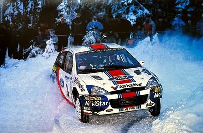 Carlos Sainz - Luis Moya
50º International Swedish Rally 2001. Ford Focus WRC 01 (V8 FMC). Clasificado 3º.

Del 8 al 11 de Febrero, Karlstad.
Superficie: nieve - hielo.

El Rally constaba de 3 etapas con 380.31 km cronometrados divididos en 17 tramos especiales.

Tomaron la salida 75 equipos, finalizaron 41.@
Palabras clave: ;Ford;Focus;WRC;Suecia;2001;Nieve
