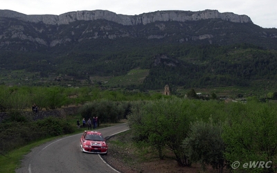 Tommi Mäkinen - Risto Mannisenmaki
37º Rallye Catalunya - Costa Brava - Rallye de España 2001. Mitsubishi Lancer Evo 6.5 (X6 MMR). Clasificado 3º.
Marlboro Mitsubishi Ralliart

Del 22 al 25 de Marzo, Lloret de Mar, Girona, Catalunya, España.
Superficie: asfalto.

El Rally tenia un total de 1779.13 km de los que 383.18 km divididos en 18 tramos eran especiales, (una de ellas fue cancelada SS12 La Riba 2 de 35.89 Km).

Se inscribieron 79 equipos, tomaron la salida 76, finalizaron 36.

© eWRC
@
Palabras clave: Mitsubishi_Lancer;Evo;Catalunya;2001;España;Spain