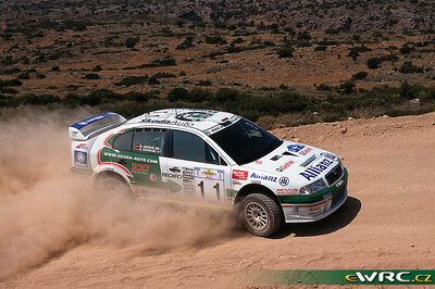 Armin Schwarz - Manfred Hiemer
48º Acropolis Rally 2001. Skoda Octavia WRC Evo2 (MBO 12-30). Clasificado 7º.
Skoda Motorsport

Del 14 al 17 de Junio, Atenas, Grecia.
Superficie: tierra.

El Rally tenia un total de 1613.98 km de los que 387.41 km divididos en 20 tramos eran especiales ((uno de ellos fue cancelado SS5 Elatia de 31.40 Km).

Tomaron la salida 110 equipos, finalizaron 47.

© eWRC
@
Palabras clave: Skoda;Octavia;WRC;Grecia;Acropolis;2001