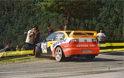 Marc Blázquez - Jordi Mercader
37º Rallye Catalunya - Costa Brava - Rallye de España 2001. Seat Cordoba WRC Evo3 (B-8609-XC). Abandonó por avería mecánica en SS11 Escaladei 2 de 14.43 km.
Seat Sport

Del 22 al 25 de Marzo, Lloret de Mar, Girona, Catalunya, España.
Superficie: asfalto.

El Rally tenia un total de 1779.13 km de los que 383.18 km divididos en 18 tramos eran especiales, (una de ellas fue cancelada SS12 La Riba 2 de 35.89 Km).

Se inscribieron 79 equipos, tomaron la salida 76, finalizaron 36.

© Petr Fitz
@
Palabras clave: Seat;Cordoba;WRC;Catalunya;Costa_Brava;España;Spain;2001