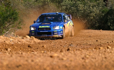 Petter Solberg - Phil Mills
16º Telstra Rally Australia 2003. Subaru Impreza S9 WRC 03 (S600 WRT). Clasificado 1º.

Del 4 al 7 de Septiembre, Perth.
Superficie: tierra.

El Rally constaba de 3 etapas con 386.31 km cronometrados divididos en 24 tramos especiales.

Tomaron la salida 49 equipos, finalizaron 32.

© Vít Bezdekovský
@
Palabras clave: Petter_Solberg;Subaru;Impreza;WRC;Australia;2003
