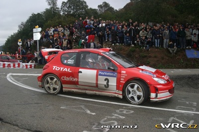 Gilles Panizzi - Hervé Panizzi
47º Tour de Corse - Rallye de France 2003. Peugeot 206 WRC (283 NNN 75). Clasificado 6º.
Marlboro Peugeot Total

Del 17 al 19 de Octubre, Ajaccio.
Superficie: asfalto.

El Rally tení­a un total de 971.75 km de los que 397.40 km divididos en 16 tramos eran especiales.

Se inscribieron 71 equipos, tomaron la salida 62, finalizaron 34.

© Petr Fitz
@@
Palabras clave: Peugeot;WRC;Corse;Corcega;2003