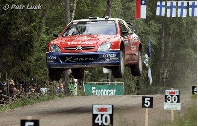 Carlos Sainz - Marc Martí
54º Neste Rally Finland 2004. Citroën Xsara WRC. Clasificado 3º.

Del 6 al 8 de Agosto, Jyväskylä, Finlandia.
Superficie: tierra.

El Rally tenía un total de 1577.16 km de los que 382.71 km divididos en 22 tramos eran especiales.

Tomaron la salida 68 equipos, finalizaron 34.

© Petr Lusk
@
Palabras clave: Carlos_Sainz;Citroen;Xsara;WRC;Finlandia;2004;Saltos