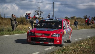 Dani Solà - Xavier Amigo
40º Rally Catalunya - Costa Brava - Rally de España 2004. Mitsubishi Lancer WRC 04 (KR53YPP). Clasificado 6º.

Del 29 al 31 de Octubre, Lloret de Mar, Girona, Catalunya, España.
Superficie: asfalto.

El Rally tenia un total de 1688.29 km de los que 384.08 km divididos en 20 tramos eran especiales (una de ellas fue cancelada SS10 Sant Julia 1 de 32.90 Km).

Se inscribieron 55 equipos, tomaron la salida 52, finalizaron 36.

© Shacki
@
Palabras clave: Mitsubishi;Lancer;WRC;Catalunya;España;Spain;2004