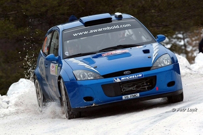 Antony Warmbold - Gemma Price
72º Rallye Automobile de Monte-Carlo 2004. Ford Focus WRC 02 (Y6 FMC). Abandonó por accidente en SS14 Sospel - Turini - La Bollène 2 de 32.58 km.

Del 23 al 25 de Enero, Monaco.
Superficie: asfalto.

El Rally tenia un total de 1,331.92 Km de los que 389.12 Km divididos en 15 tramos, eran especiales (2 de ellos fueron cancelados SS1 Selonnet - Breziers 1 de 22.64 Km y SS10 Tourette du Chateau - St Antonin 2 de 24.80 Km. Uno de ellos se dio con tiempo de tramo teórico a todos los equipos, SS8 Tourette du Chateau - St Antonin 1 de 24.80 Km).

Se inscribieron 45 equipos, tomaron la salida 43, finalizaron 20.

© Petr Lusk
@
Palabras clave: Ford;Focus;WRC;Montecarlo;2004;Nieve