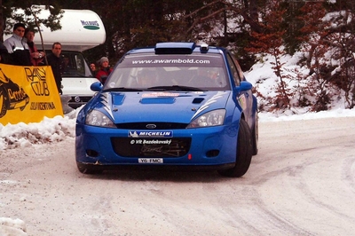 Antony Warmbold - Gemma Price
72º Rallye Automobile de Monte-Carlo 2004. Ford Focus WRC 02 (Y6 FMC). Abandonó por accidente en SS14 Sospel - Turini - La Bollène 2 de 32.58 km.

Del 23 al 25 de Enero, Monaco.
Superficie: asfalto.

El Rally tenia un total de 1,331.92 Km de los que 389.12 Km divididos en 15 tramos, eran especiales (2 de ellos fueron cancelados SS1 Selonnet - Breziers 1 de 22.64 Km y SS10 Tourette du Chateau - St Antonin 2 de 24.80 Km. Uno de ellos se dio con tiempo de tramo teórico a todos los equipos, SS8 Tourette du Chateau - St Antonin 1 de 24.80 Km).

Se inscribieron 45 equipos, tomaron la salida 43, finalizaron 20.@
Palabras clave: Ford;Focus;WRC;Montecarlo;2004;Nieve