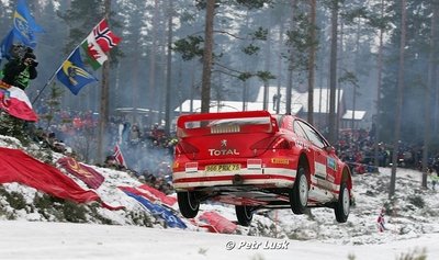 Markko Märtin - Michael Park
54º Uddeholm Swedish Rally 2005. Peugeot 307 WRC. Clasificado 2º.

Del 11 al 13 de Febrero, Karlstad.
Superficie: nieve - hielo.

El Rally tenia un total de 1726.00 km de los que 335.55 km divididos en 2 etapas y 20 tramos eran especiales.

Tomaron la salida 69 equipos, finalizaron 46.

© Petr Lusk
@
Palabras clave: Markko_Martin;Peugeot;WRC;Suecia;2005;Nieve;Saltos