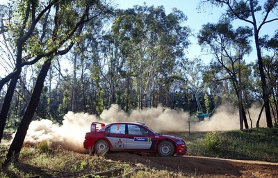 Harri Rovanperä - Risto Pietiläinen
18º Telstra Rally Australia 2005. Mitsubishi Lancer WRC05 (KN04 WMD). Clasificado 2º.
Mitsubishi Motors

Del 10 al 13 de Noviembre, Perth.
Superficie: tierra.

El Rally tenia un total de 1345.41 Km de los que 355.01 Km divididos en 26 tramos eran cronometrados.

Se inscribieron 61 equipos, tomaron la salida 60, finalizaron 43.@
Palabras clave: Mitsubishi;Lancer;Australia;2005