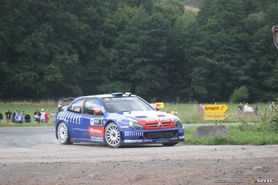 Sébastien Loeb - Daniel Elena
25º OMV ADAC Rallye Deutschland 2006. Citroën Xsara WRC (829 DPT 78). Clasificado 1º.
Kronos Racing

Del 11 al 13 de Agosto, Trier, Rhineland-Palatinate.
Superficie: asfalto.

El Rally constaba de 3 etapas con un total de 1300.48 km de los que 349.11 km divididos en 19 tramos eran cronometrados.

Tomaron la salida 73 equipos, finalizaron 56.

© Joachim Hähn
@@
Palabras clave: Citroen;Xsara;WRC;Alemania;Deutschland;2006