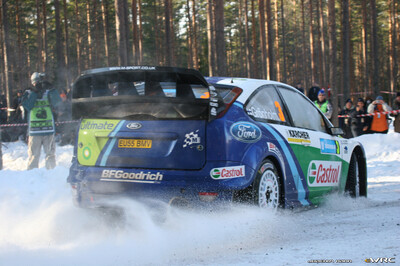 Marcus Grönholm - Timo Rautiainen
55º Uddeholm Swedish Rally 2006. Ford Focus RS WRC 06 (EU55 BMV). Clasificado 1º.
BP Ford World Rally Team

Cuarta victoria de Marcus Grönholm en Suecia y 50º victoria de Ford en el WRC.

Del 3 al 5 de Febrero, Karlstad, Värmland County.
Superficie: nieve - hielo.

El Rally constaba de 3 etapas con un total de 1441.16 km de los que 349.02 km divididos en 19 tramos eran cronometrados.

Tomaron la salida 63 equipos, finalizaron 51.

© Joachim Hähn
@
Palabras clave: Ford;Focus;WRC;Suecia;2006;Nieve