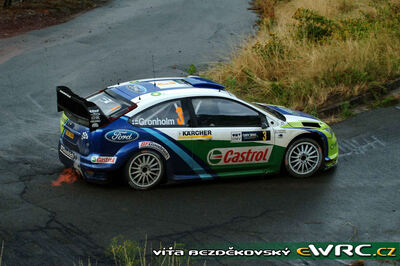 Marcus Grönholm - Timo Rautiainen
25º OMV ADAC Rallye Deutschland 2006. Ford Focus RS WRC '06 (EU55 CNN). Clasificado 3º.
BP Ford World Rally Team

Del 11 al 13 de Agosto, Trier, Rhineland-Palatinate.
Superficie: asfalto.

El Rally constaba de 3 etapas con un total de 1300.48 km de los que 349.11 km divididos en 19 tramos eran cronometrados.

Tomaron la salida 73 equipos, finalizaron 56.

© Vít Bezdekovský
@@
Palabras clave: Ford;Focus;WRC;Alemania;Deutschland;2006