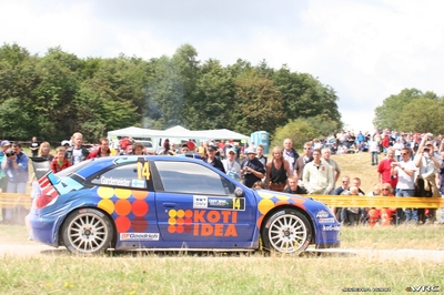 Toni Gardemeister - Jakke Honkanen
25º OMV ADAC Rallye Deutschland 2006. Citroën Xsara WRC (387 DRG 78). Clasificado 4º.
Astra Racing

Del 11 al 13 de Agosto, Trier, Rhineland-Palatinate.
Superficie: asfalto.

El Rally constaba de 3 etapas con un total de 1300.48 km de los que 349.11 km divididos en 19 tramos eran cronometrados.

Tomaron la salida 73 equipos, finalizaron 56.

© Joachim Hähn
@@
Palabras clave: Citroen;Xsara;WRC;Alemania;Deutschland;2006