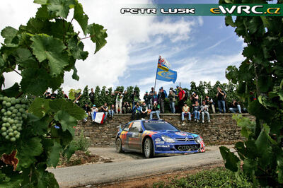 Toni Gardemeister - Jakke Honkanen
25º OMV ADAC Rallye Deutschland 2006. Citroën Xsara WRC (387 DRG 78). Clasificado 4º.
Astra Racing

Del 11 al 13 de Agosto, Trier, Rhineland-Palatinate.
Superficie: asfalto.

El Rally constaba de 3 etapas con un total de 1300.48 km de los que 349.11 km divididos en 19 tramos eran cronometrados.

Tomaron la salida 73 equipos, finalizaron 56.

© Petr Lusk
@@
Palabras clave: Citroen;Xsara;WRC;Alemania;Deutschland;2006