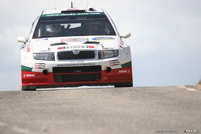 Jan Kopecký - Filip Schovánek
42º RallyRACC Catalunya - Costa Daurada 2006. Skoda Fabia WRC (4S8 9856). Clasificado 5º.
Czech RT Škoda Kopecký

Del 24 al 26 de Marzo, Salou, Tarragona, Catalunya, España.
Superficie: asfalto.

El Rally tenia un total de 1376.14 Km de los que 346.43 Km divididos en 16 tramos eran especiales.

Se inscribieron 71 equipos, tomaron la salida 66, finalizaron 56.

© Joachim Hähn
@@
Palabras clave: Skoda;Fabia;WRC;Catalunya;España;Spain;2006