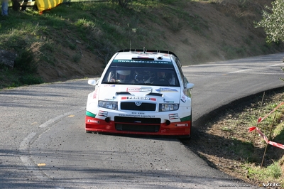Jan Kopecký - Filip Schovánek
42º RallyRACC Catalunya - Costa Daurada 2006. Skoda Fabia WRC (4S8 9856). Clasificado 5º.
Czech RT Škoda Kopecký

Del 24 al 26 de Marzo, Salou, Tarragona, Catalunya, España.
Superficie: asfalto.

El Rally tenia un total de 1376.14 Km de los que 346.43 Km divididos en 16 tramos eran especiales.

Se inscribieron 71 equipos, tomaron la salida 66, finalizaron 56.

© Joachim Hähn
@@
Palabras clave: Skoda;Fabia;WRC;Catalunya;España;Spain;2006