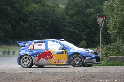 Andreas Aigner - Klaus Wicha
25º OMV ADAC Rallye Deutschland 2006. Skoda Fabia WRC (4S5 3381). Clasificado 6º.
Red Bull Skoda

Del 11 al 13 de Agosto, Trier, Rhineland-Palatinate.
Superficie: asfalto.

El Rally constaba de 3 etapas con un total de 1300.48 km de los que 349.11 km divididos en 19 tramos eran cronometrados.

Tomaron la salida 73 equipos, finalizaron 56.

© Joachim Hähn
@@
Palabras clave: Skoda;Fabia;WRC;200